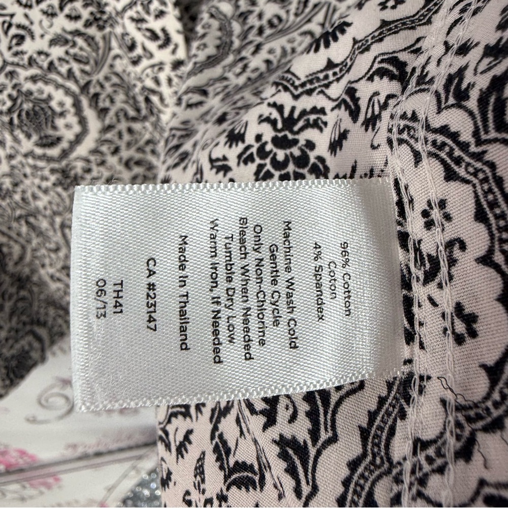 Talbots shirt, wrinkle, resistant, collared, Monochrome Patterned Blouse top - Picture 12 of 14